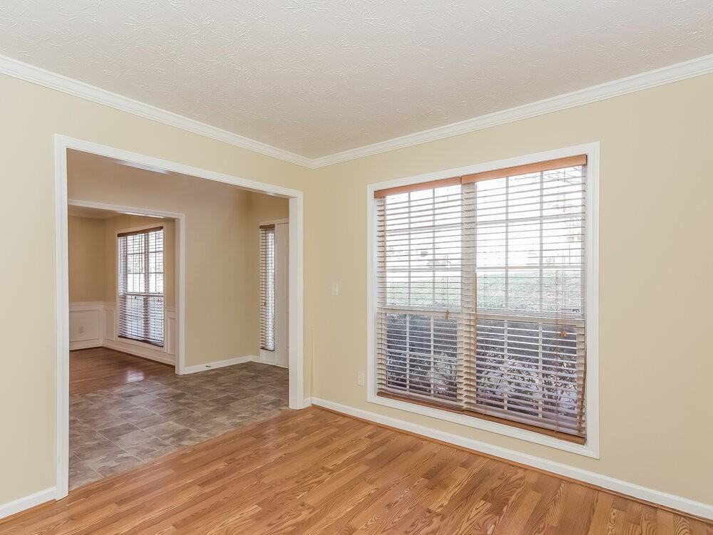 865 Simon Ive Dr - Photo 5 of 15