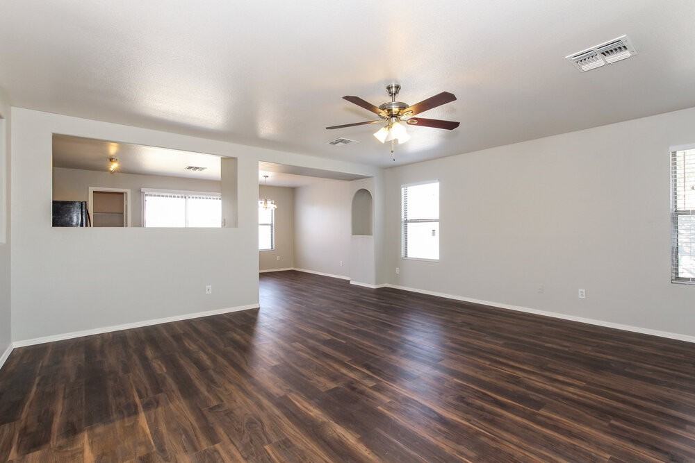 11502 W Corrine Dr - Photo 4 of 15