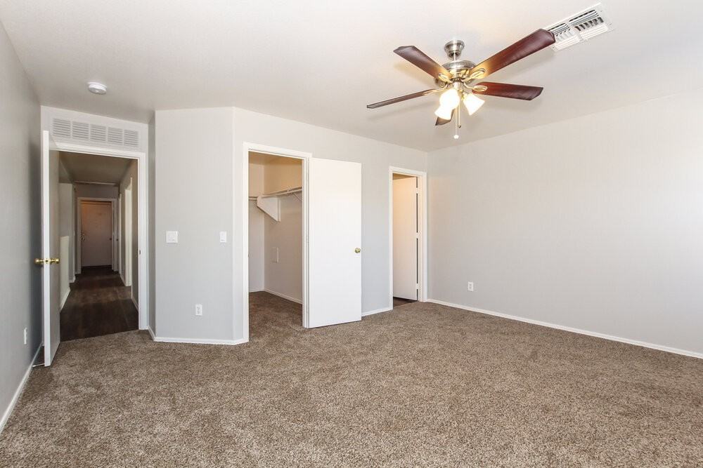 11502 W Corrine Dr - Photo 7 of 15