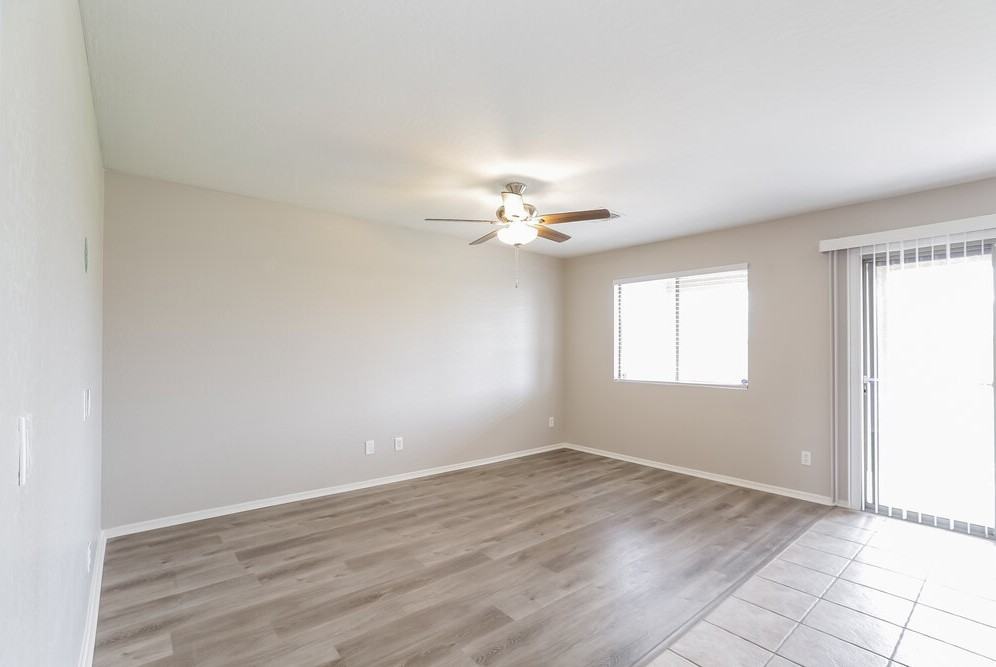 10755 W Coolidge St - Photo 6 of 17