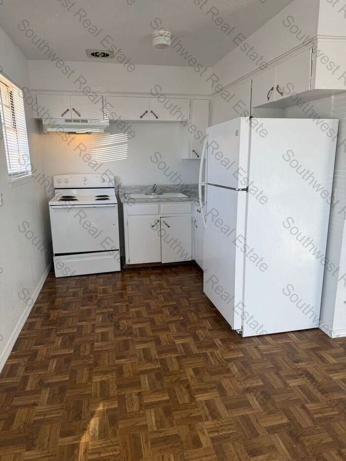 609 Turner St - Photo 2 of 11