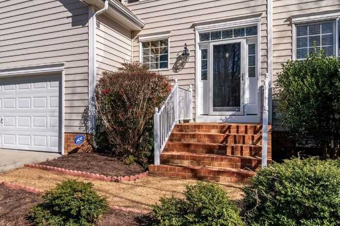 14736 Rolling Spring Dr - Photo 4 of 40