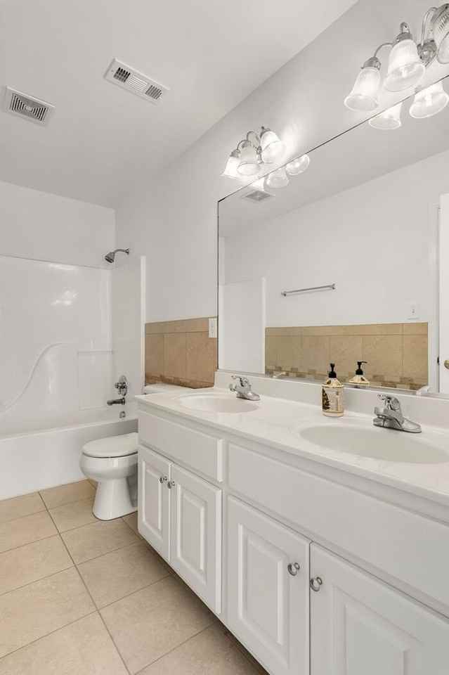 14736 Rolling Spring Dr - Photo 7 of 40