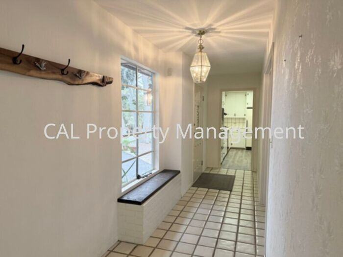 1043 Ortega Rd - Photo 3 of 31