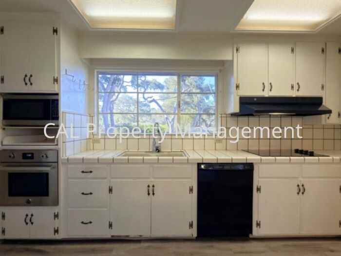 1043 Ortega Rd - Photo 5 of 31