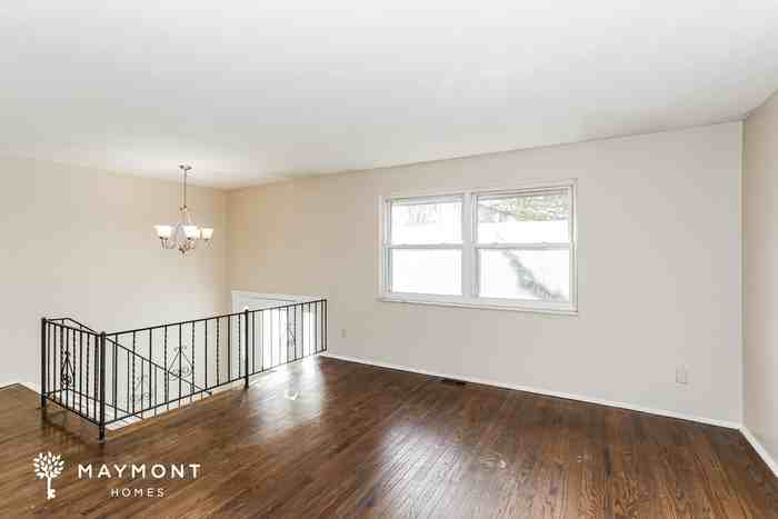 8340 Taffy Dr - Photo 5 of 12