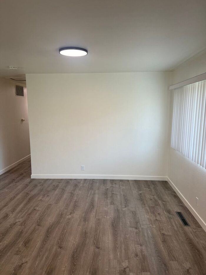 40352 Robin St - Photo 4 of 13