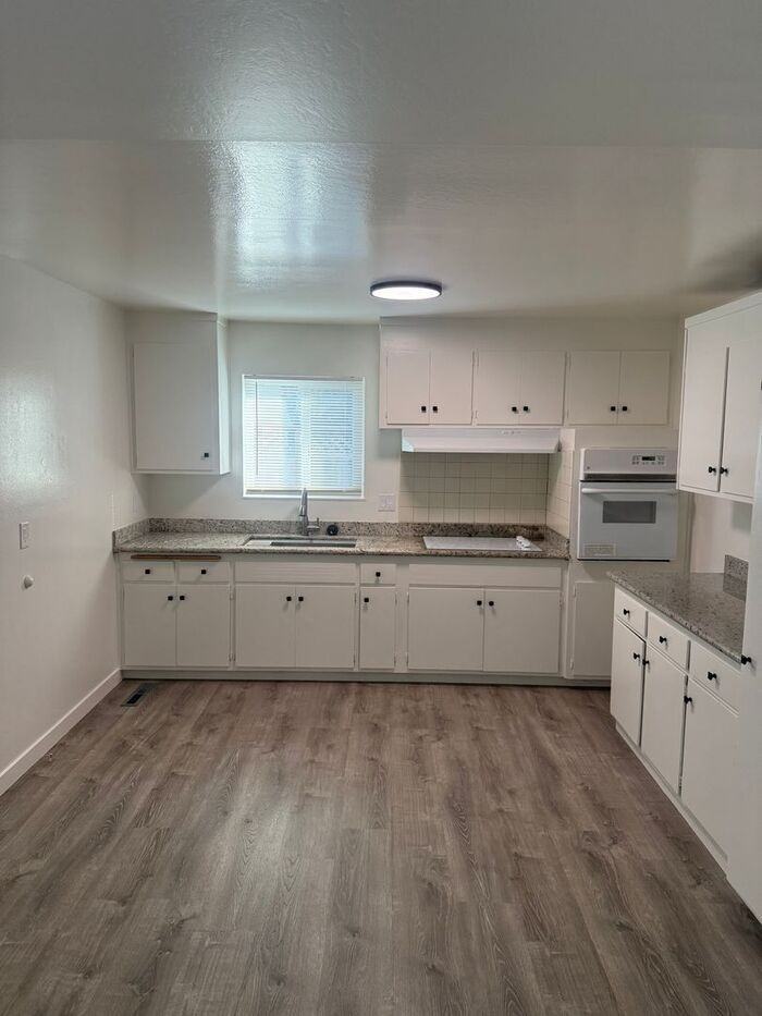 40352 Robin St - Photo 5 of 13