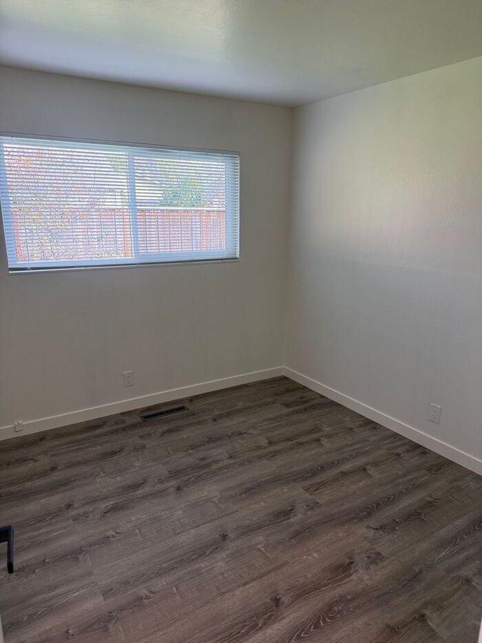 40352 Robin St - Photo 7 of 13