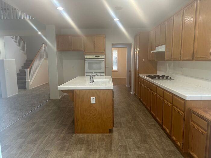 28105 Canyon Crest Dr - Photo 2 of 14