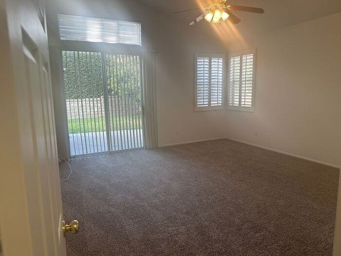 28105 Canyon Crest Dr - Photo 4 of 14