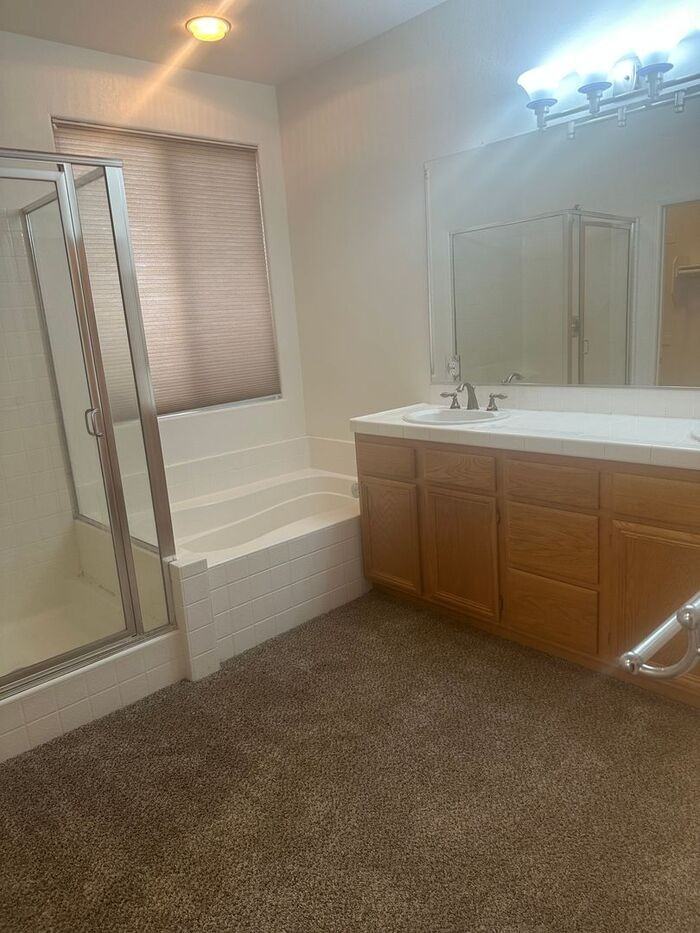 28105 Canyon Crest Dr - Photo 5 of 14