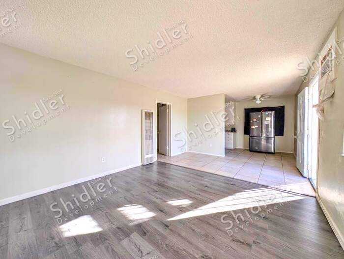 259 E 49th St #3 - Photo 4 of 18