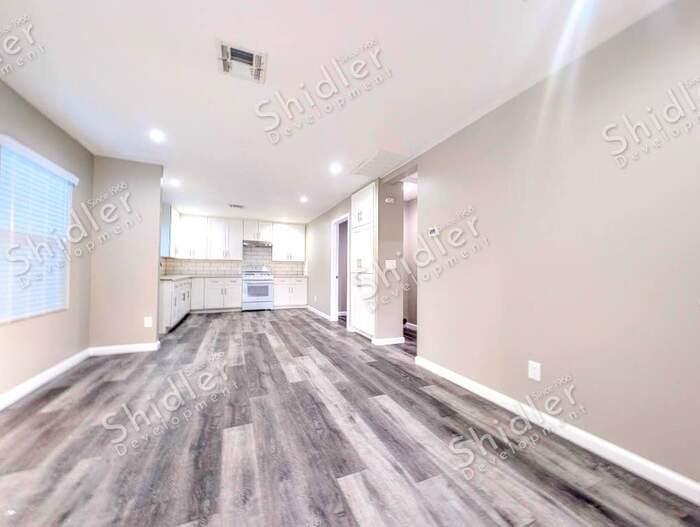 3081 N F St - Photo 6 of 28