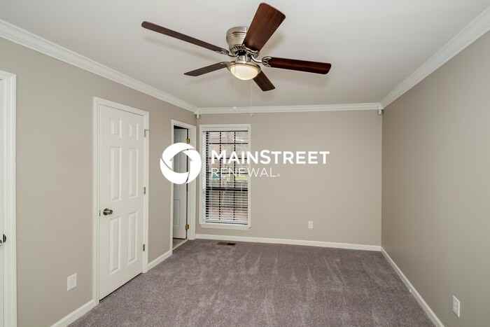 4504 Oxford Rd - Photo 7 of 18