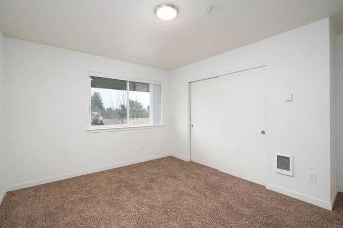 10740 Ne Wygant St #12 - Photo 7 of 24
