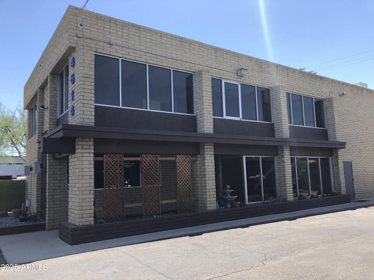 4614 N 7th St - Photo 4 of 12