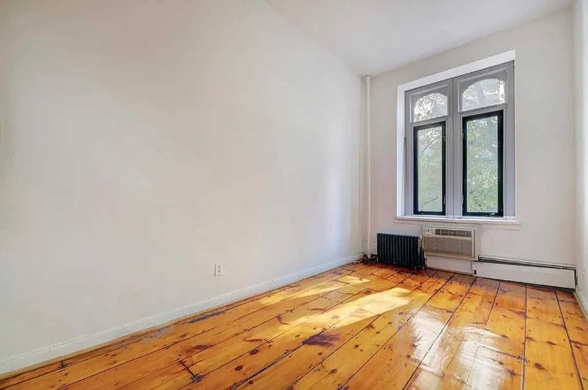 106 E 30th St #2F - Photo 5 of 7