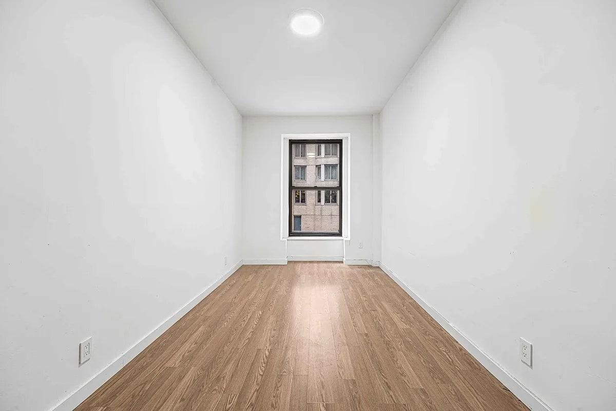 160 W 54th St #2 - Photo 5 of 7