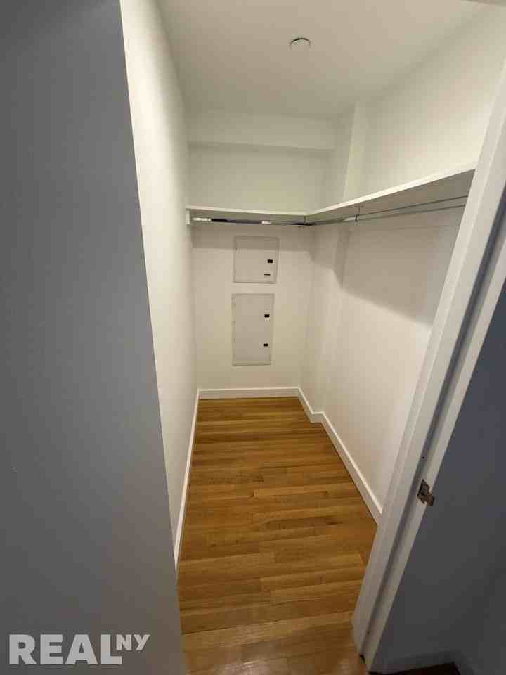 W 15th St #212 - Photo 5 of 7