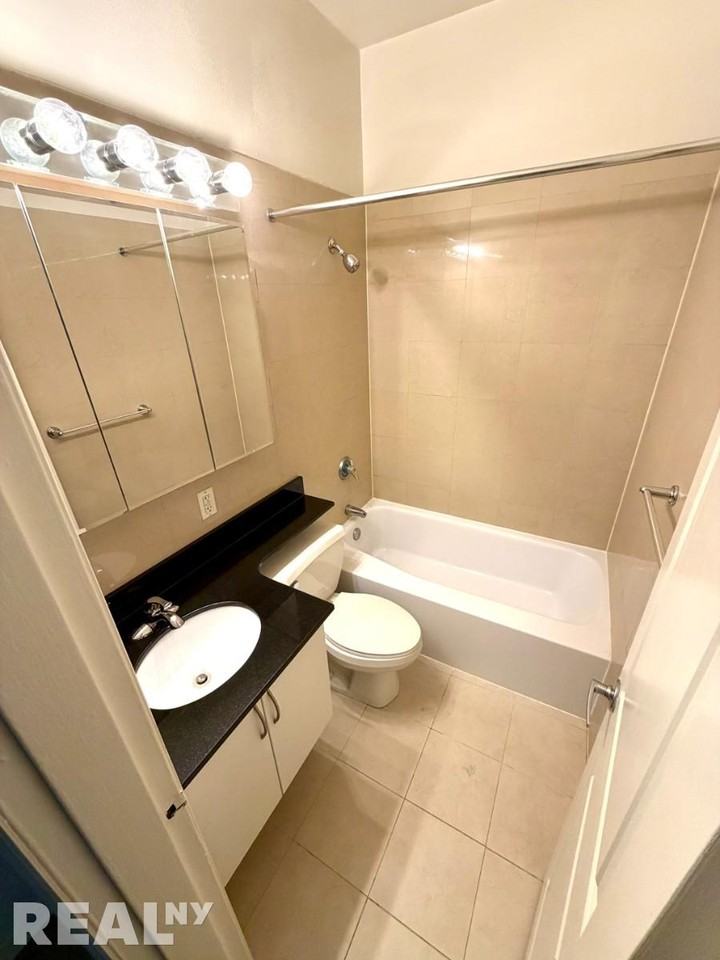 W 77th St #05A - Photo 4 of 4