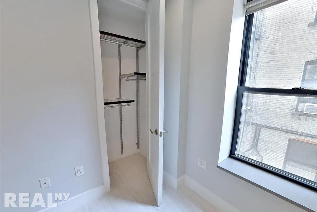 Stanton St #5E2 - Photo 6 of 7