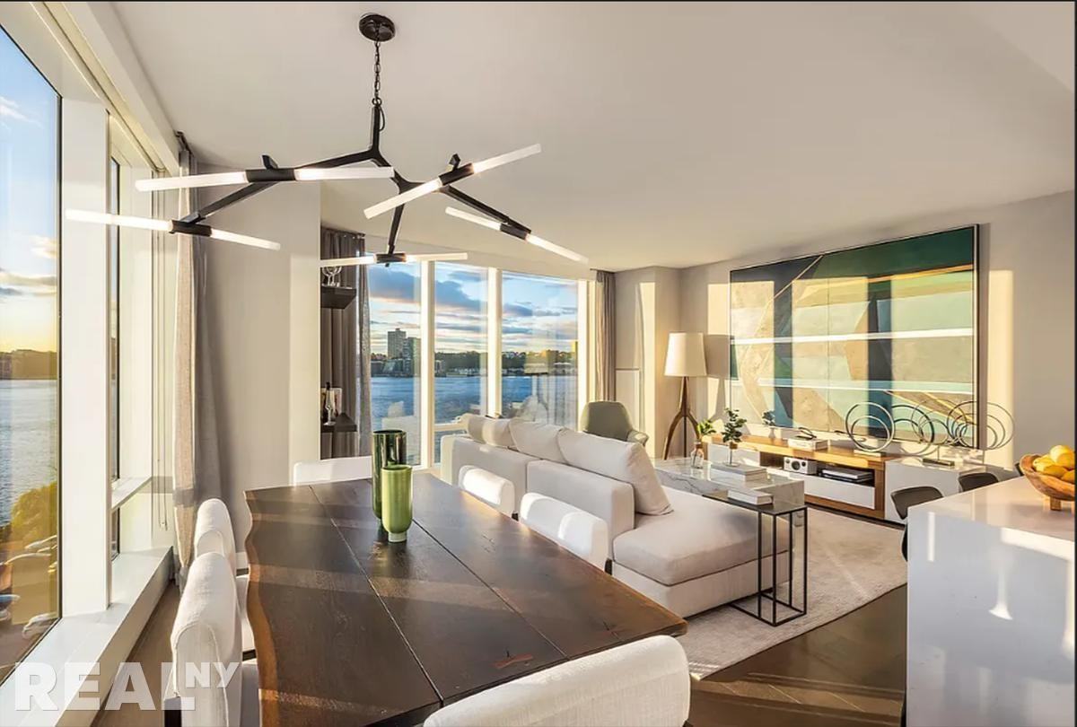 W 61st St #827 - Photo 3 of 14