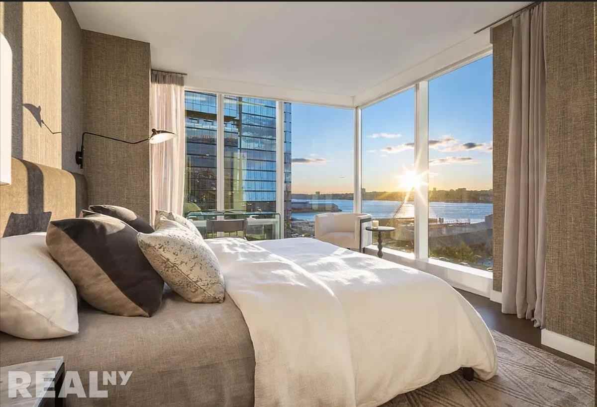 W 61st St #827 - Photo 4 of 14