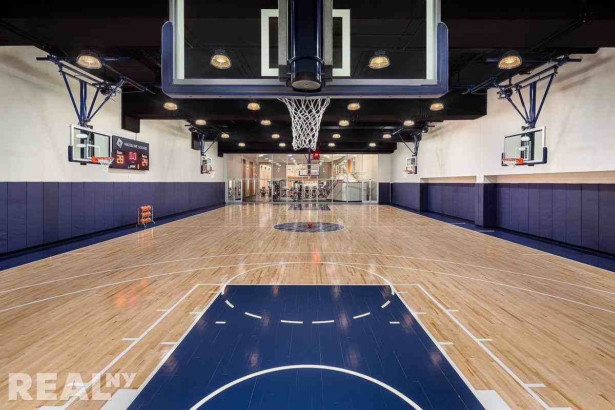 W 61st St #722 - Photo 7 of 13