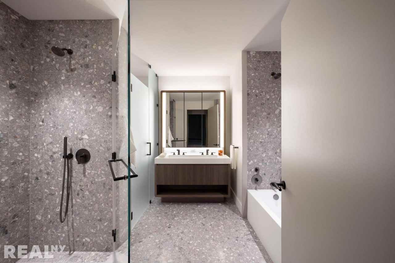 W 60th St #2C - Photo 2 of 8