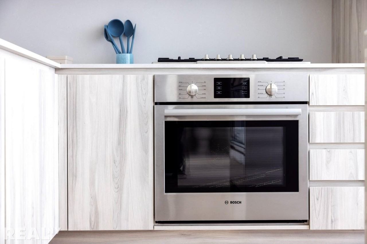 W 60th St #4D - Photo 3 of 10