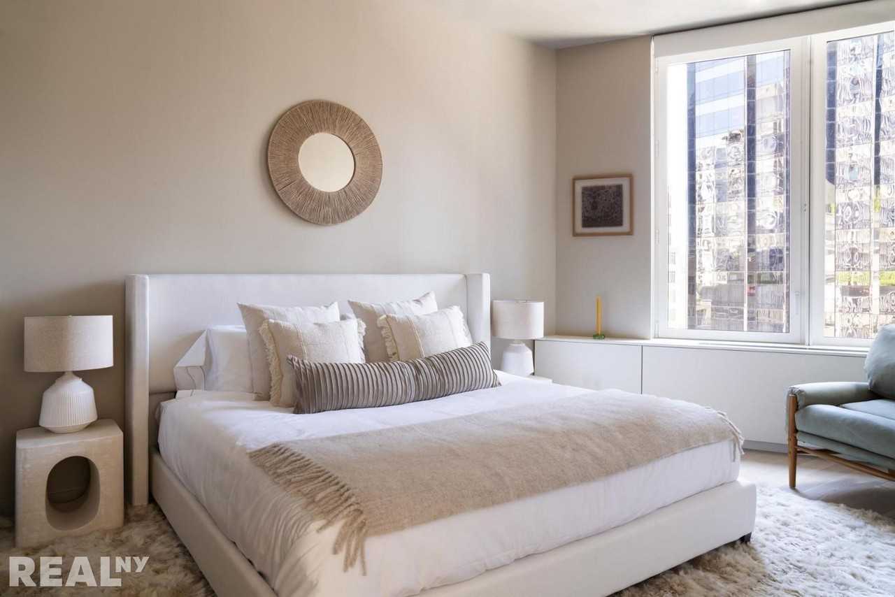 W 60th St #4D - Photo 4 of 10