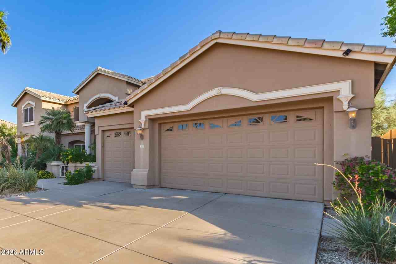 3013 E Rockledge Rd - Photo 2 of 47