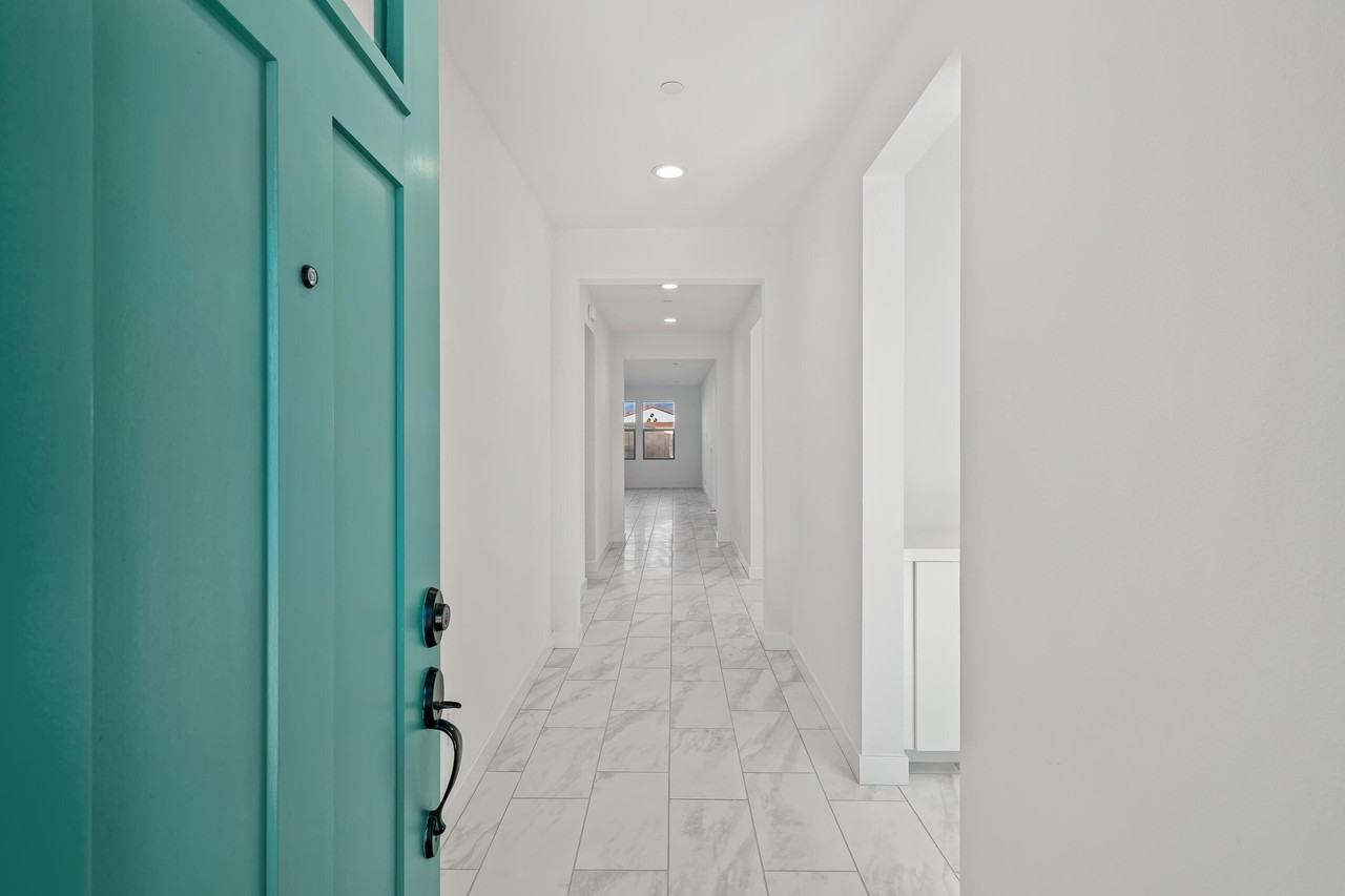 73584 Henri Dr - Photo 3 of 50