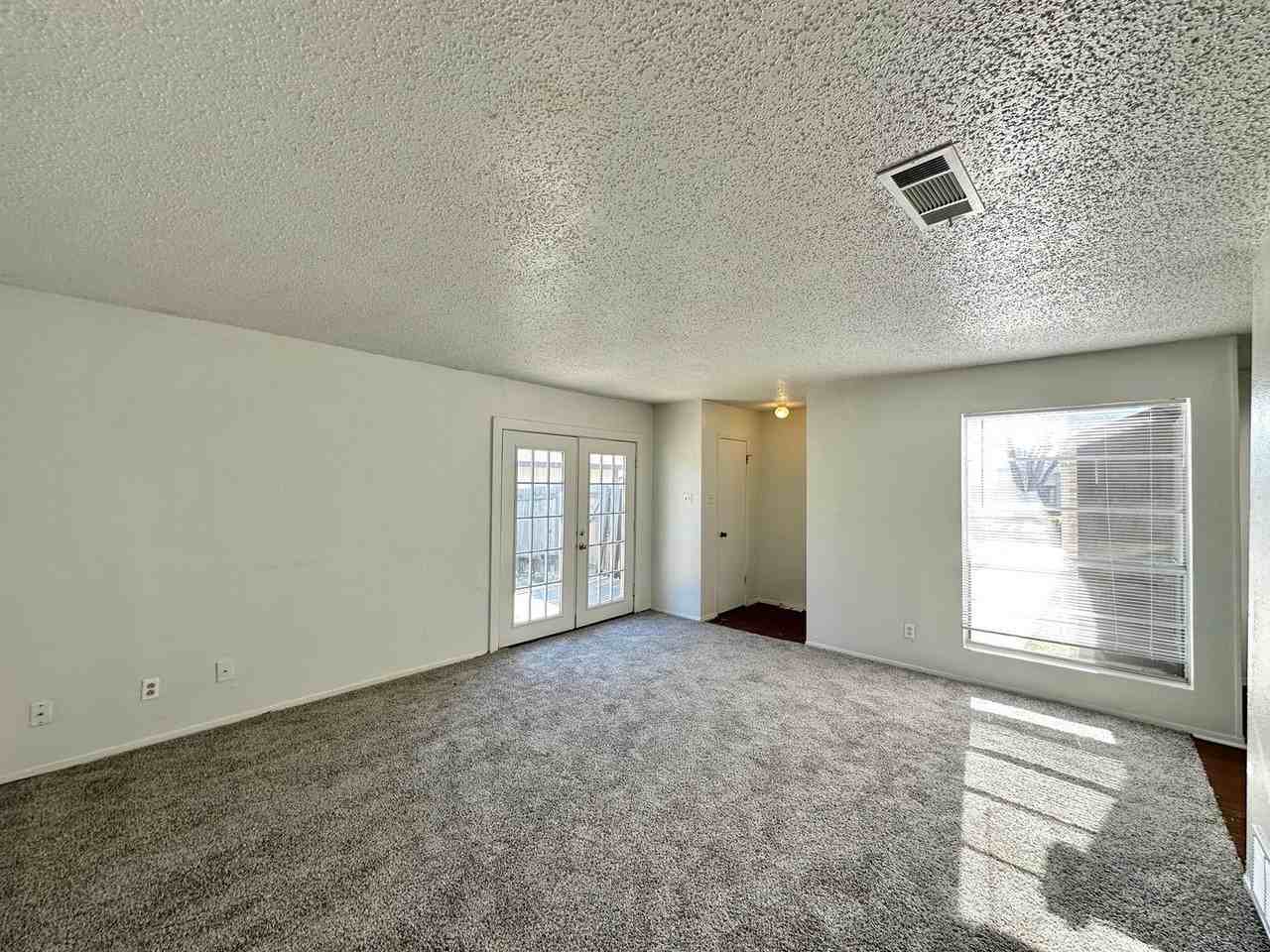 2105 Creekwood Dr - Photo 6 of 34