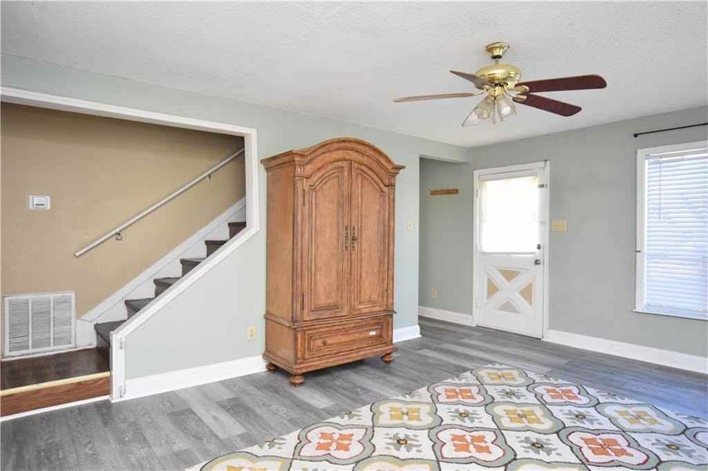 57346 Maple Ave - Photo 6 of 12