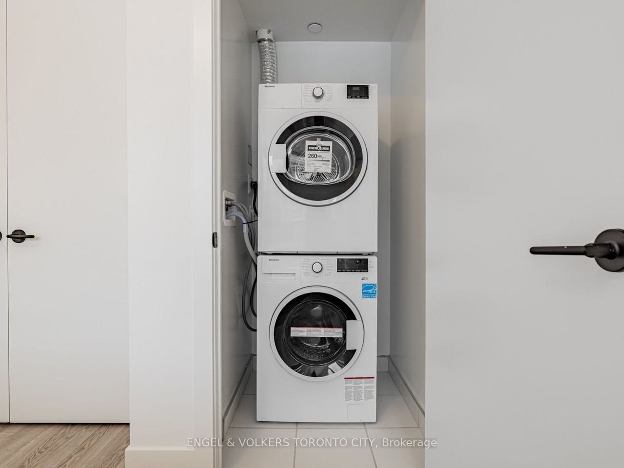 2075 King Cort - Photo 4 of 33