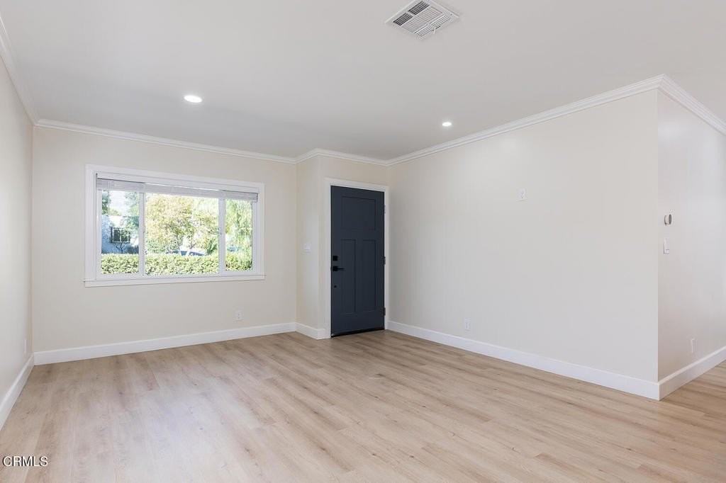 550 Macdonald St - Photo 3 of 16