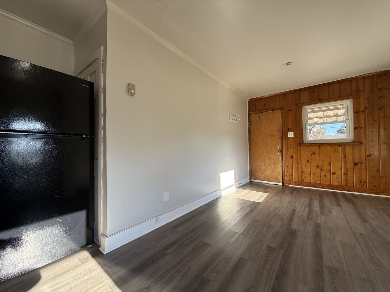 303 Powell Street - Photo 6 of 20