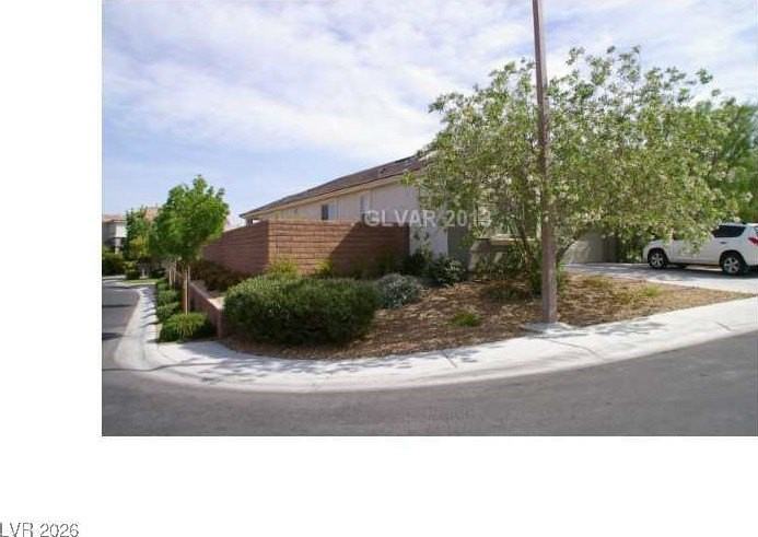 11131 Evvie Ln - Photo 3 of 26