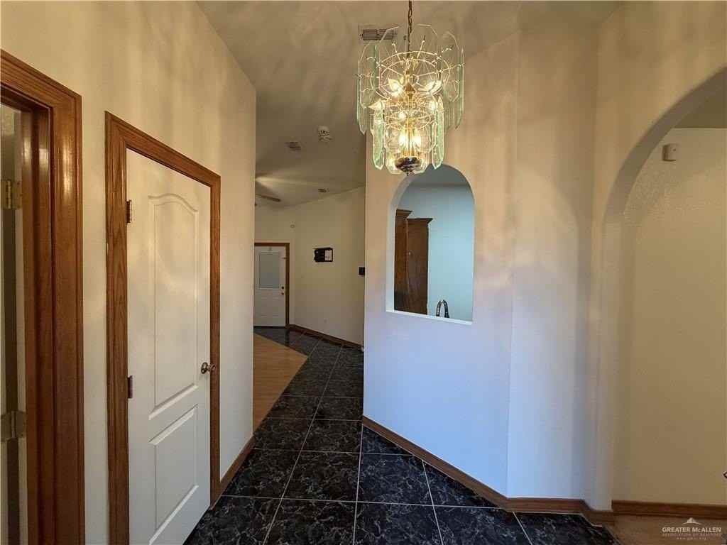 4513 Laurel Ave - Photo 3 of 25