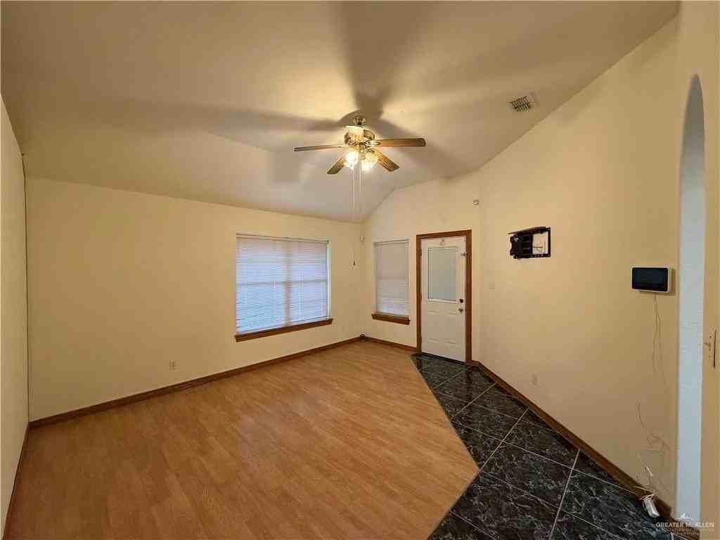 4513 Laurel Ave - Photo 5 of 25