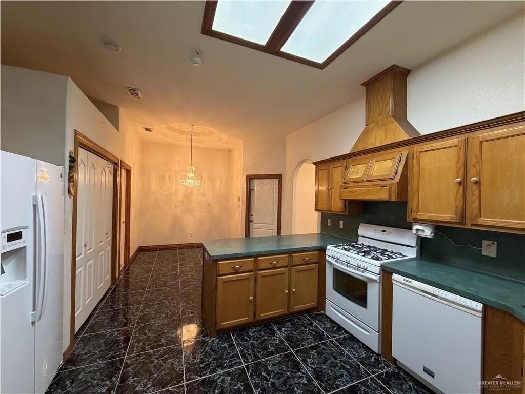 4513 Laurel Ave - Photo 6 of 25