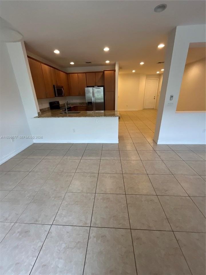 115 Riverwalk Cir E - Photo 4 of 18