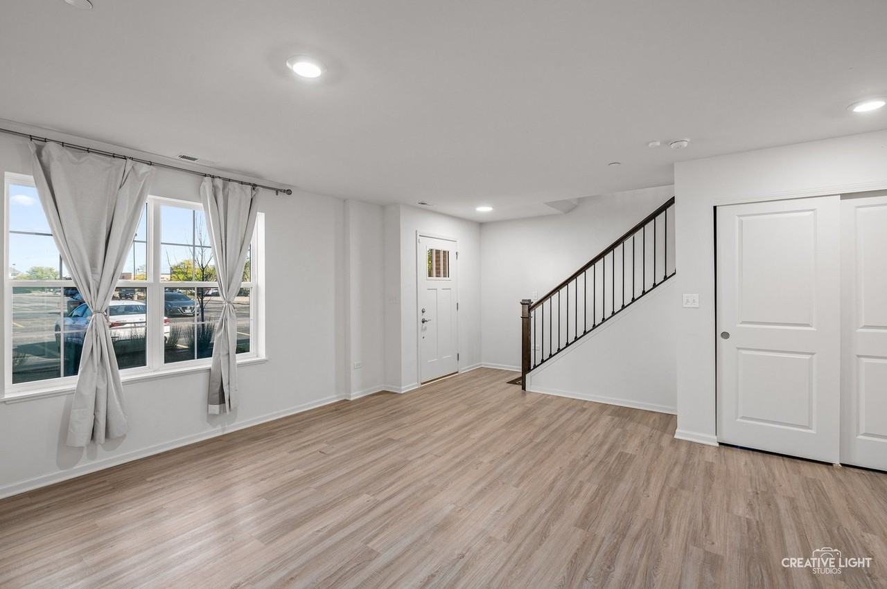 2906 Reflection Dr - Photo 4 of 24