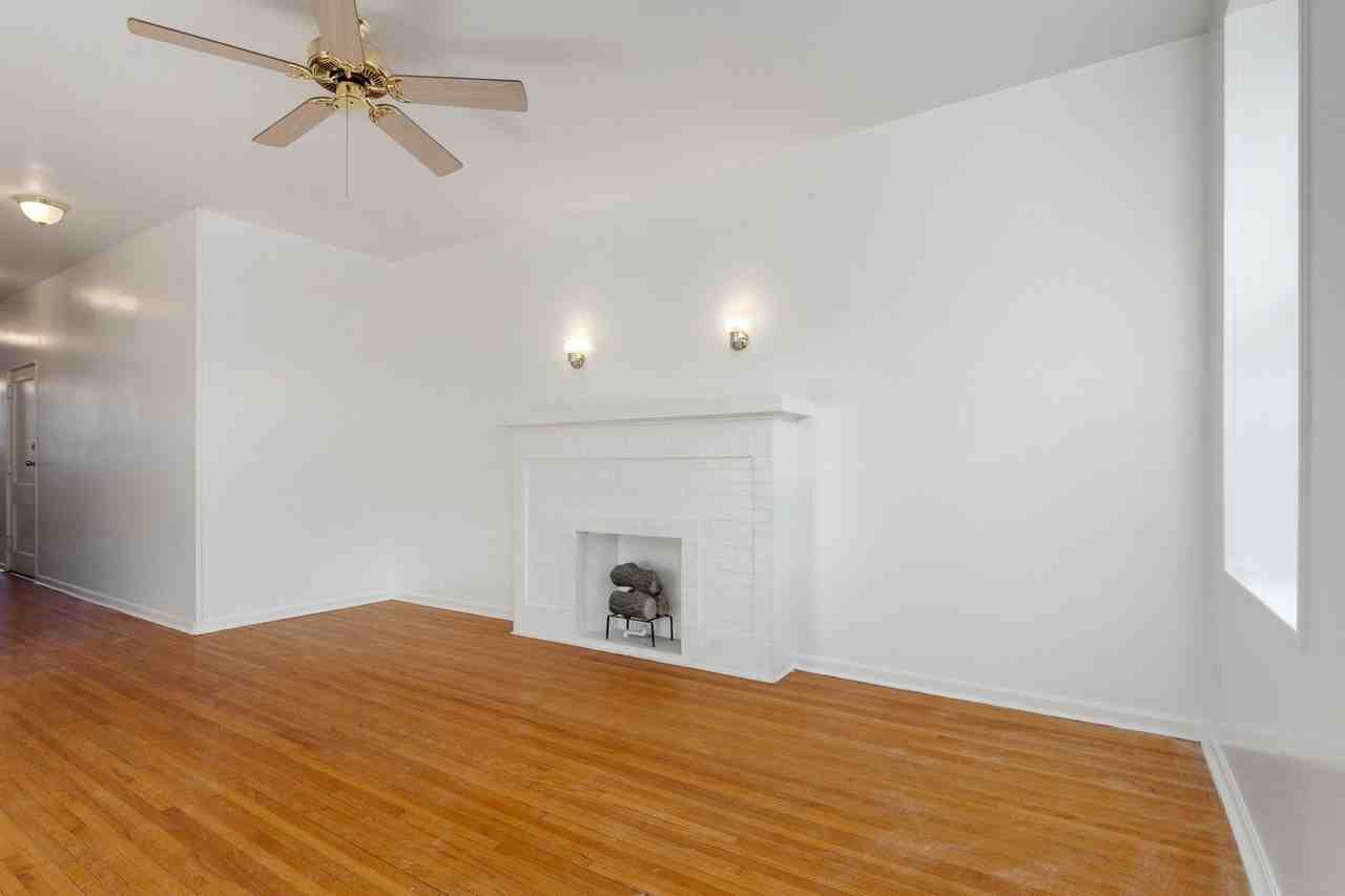 3320 W Diversey Ave Apt 1 #1 - Photo 5 of 15