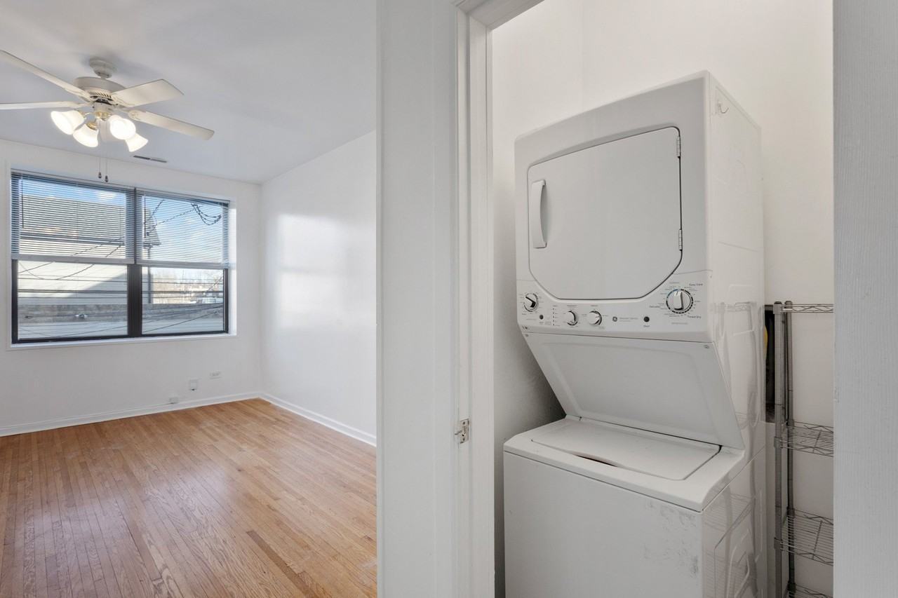 3320 W Diversey Ave Apt 1 #1 - Photo 6 of 15