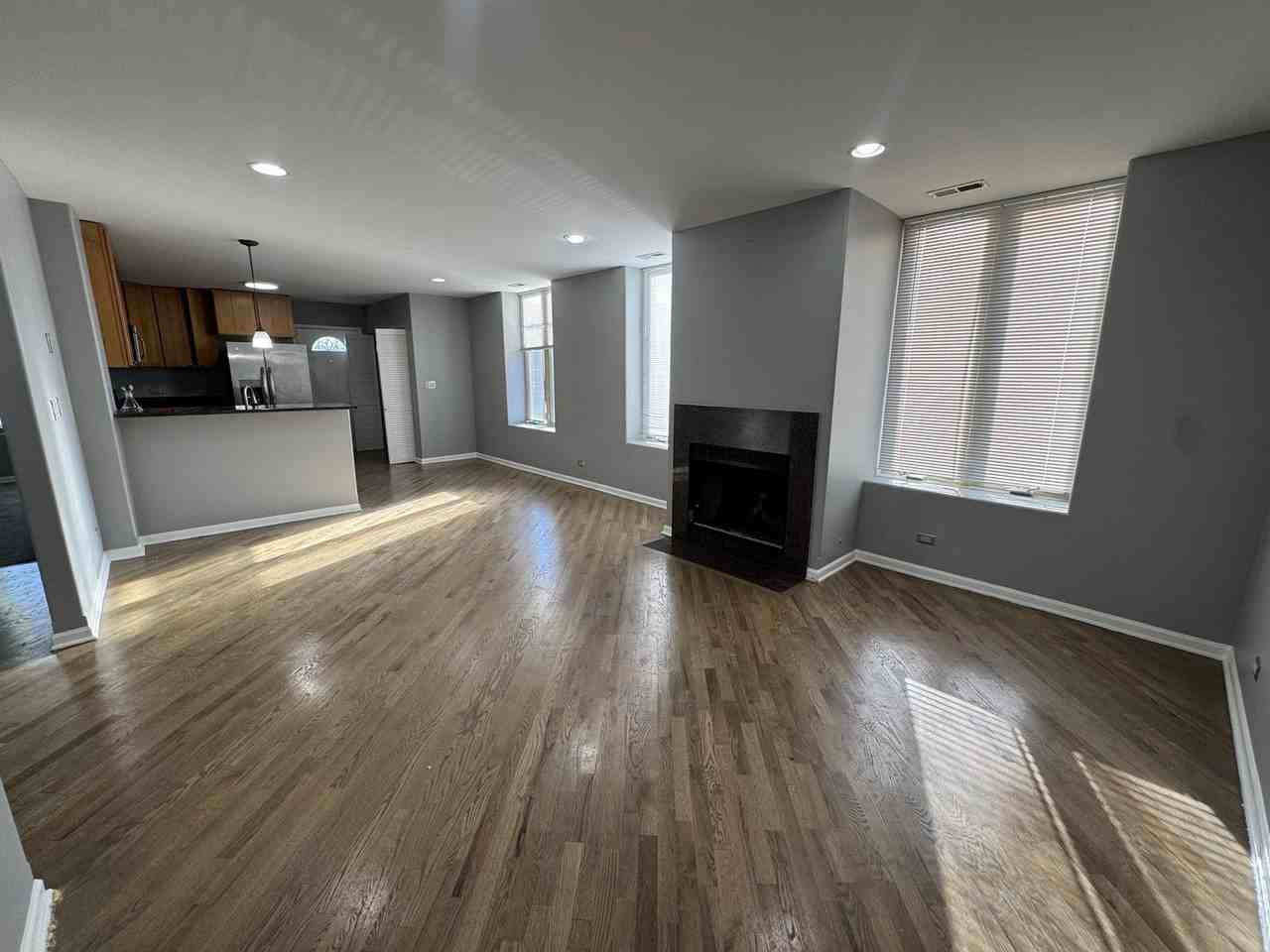 542 E 48th St Apt 3e #3E - Photo 2 of 12