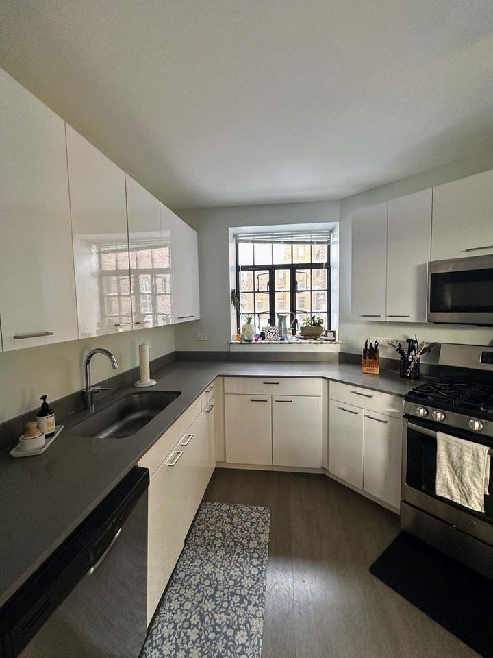 2806 N Leavitt St Unit 102 #102 - Photo 4 of 11