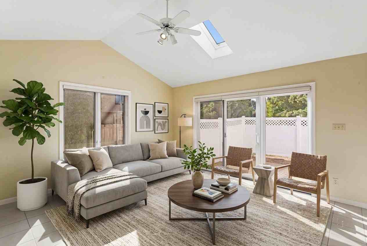 2410 Stillwater Dr - Photo 3 of 33